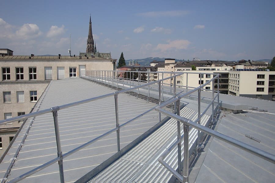 Dach-Flucht- u. Rettungsweg (B 500)von FLENDER FLUX Begehungssystem Dach