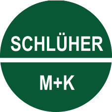 Logo von SCHLÜHER M+K auf grünem Grund